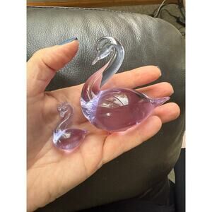 Pink glass swans vintage 2 pieces